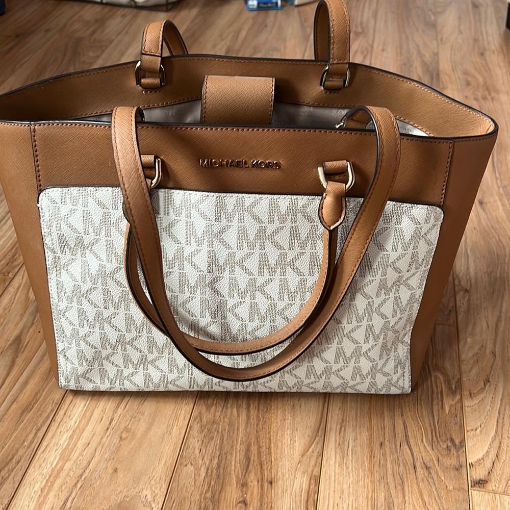 Michael Kors Emmy large double handle tote